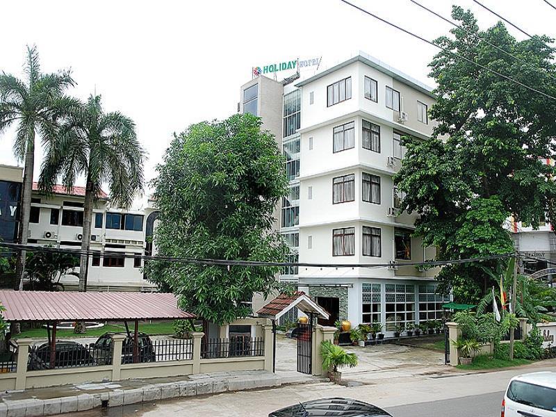 Holiday Hotel Rangum Exterior foto