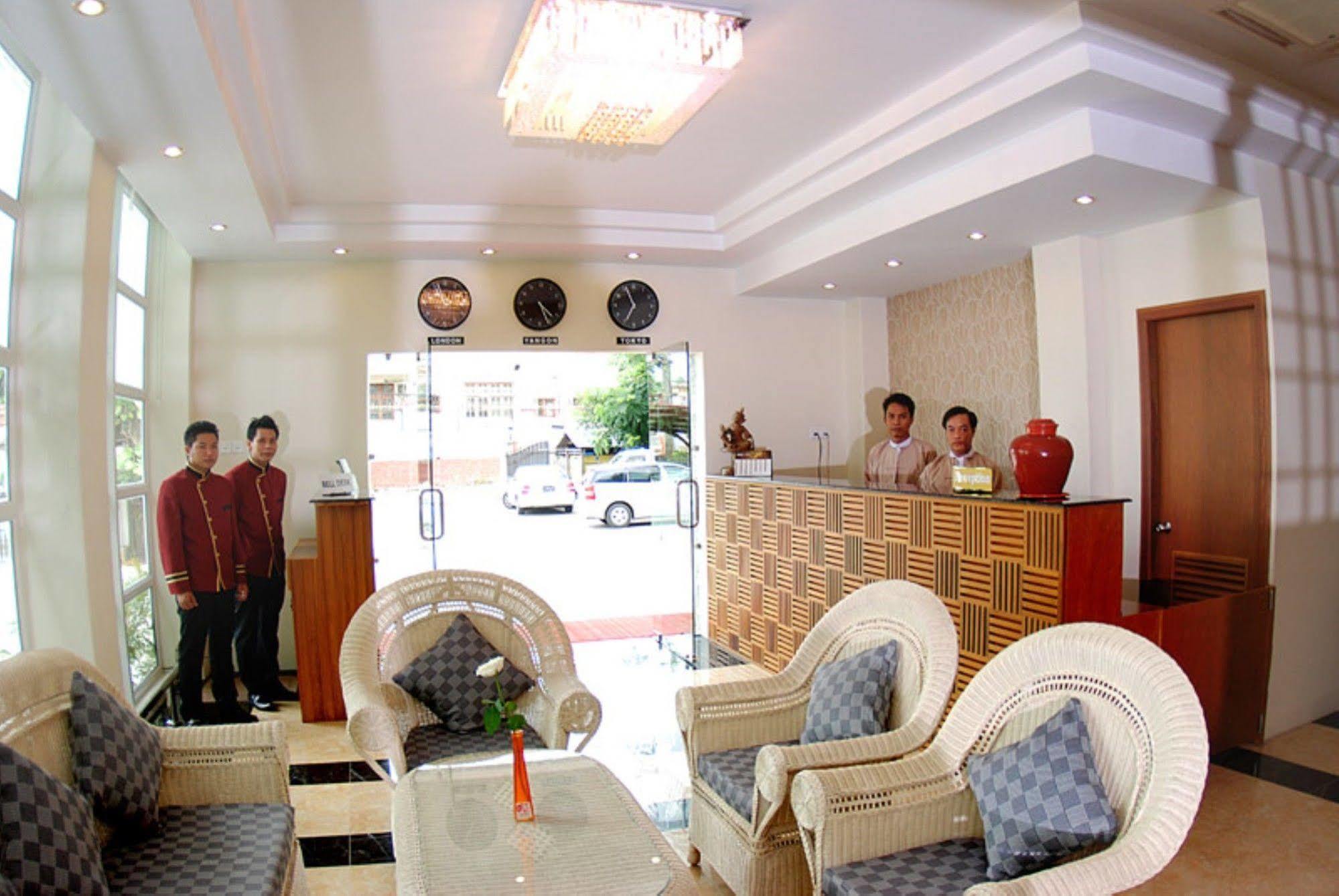 Holiday Hotel Rangum Exterior foto
